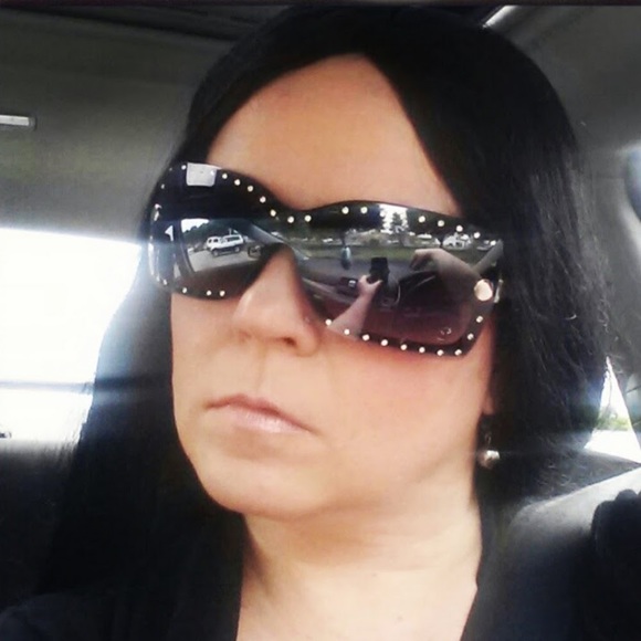 Meet your Posher, Scarlet - Picture 1 of 2